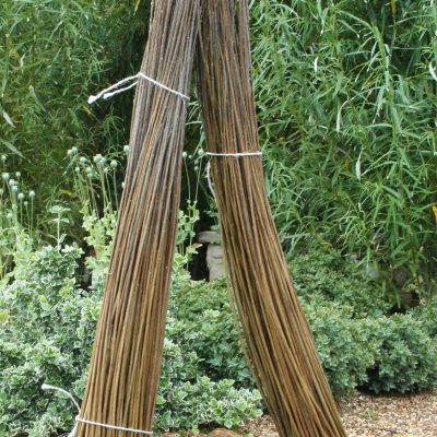 Buy. Mixed 4 to 6 ft 'dead' bundle of willow from Willows Nursery for weaving projects.